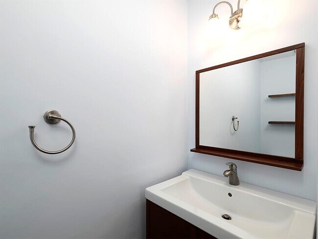 Building Photo - 8950 Carroll Manor Dr