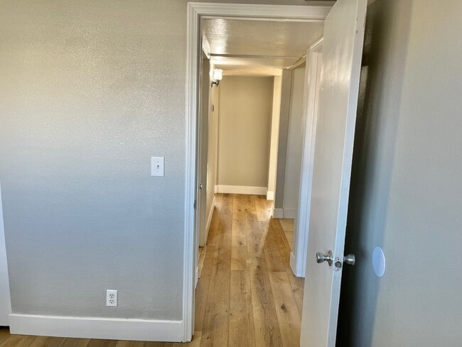 Building Photo - 342 W 4 plex