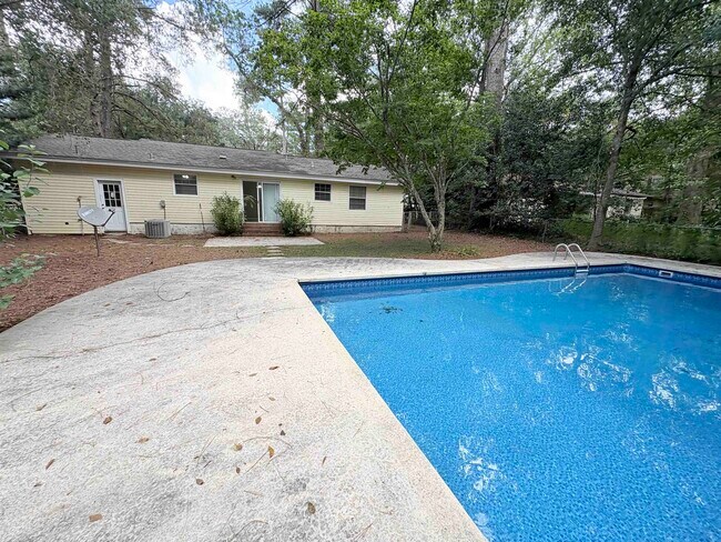 Building Photo - 1840 Devra Dr