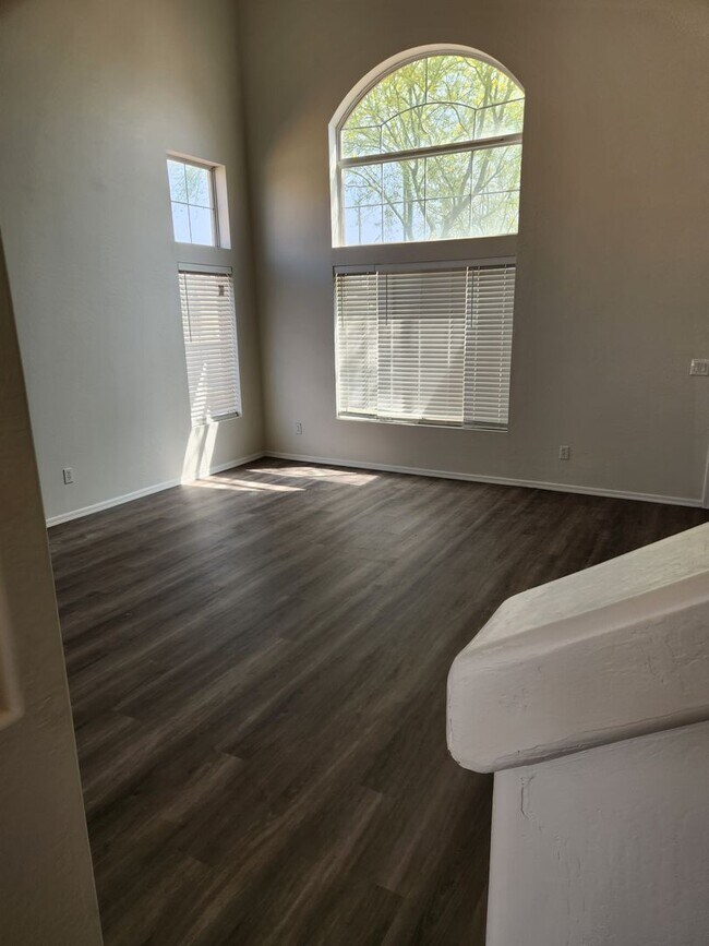 Building Photo - Sundance golf community home, 3 car garage, RV gate