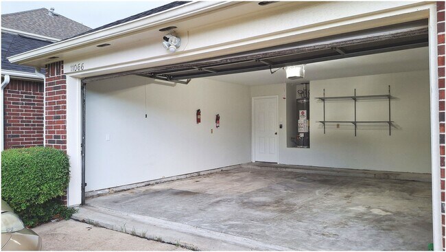 Building Photo - 11066 Landsbury Ct