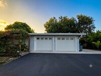 Building Photo - 4799 SE Horseshoe Point Rd