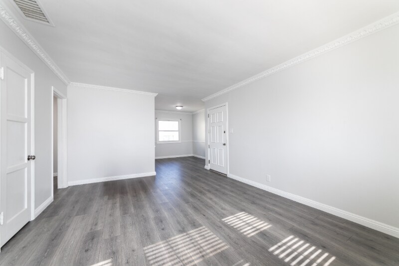 Building Photo - 2145 W 104th St