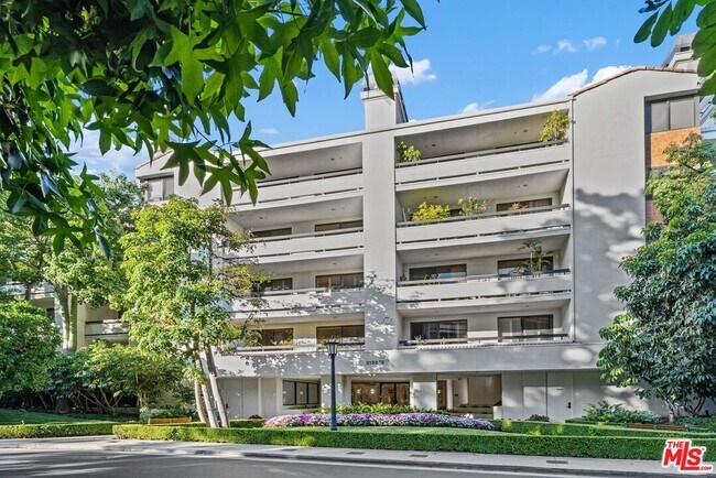Building Photo - 2132 Century Park Ln
