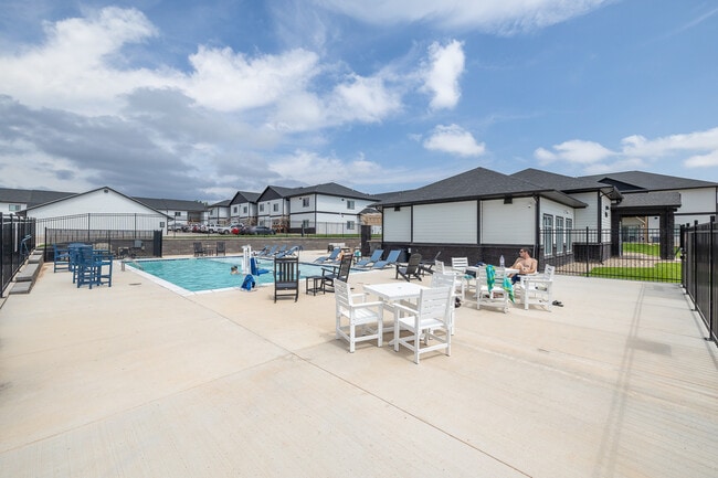 Building Photo - The Altitude Villas 1
