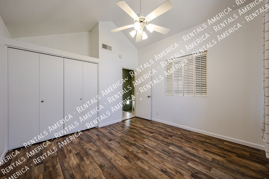 Building Photo - 3491 N Arizona Ave