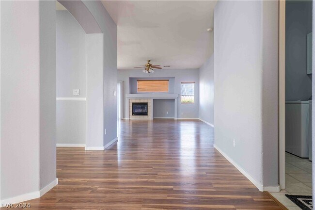 Building Photo - 10530 Santerno St