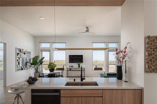 Building Photo - 11055 S Las Vegas Blvd