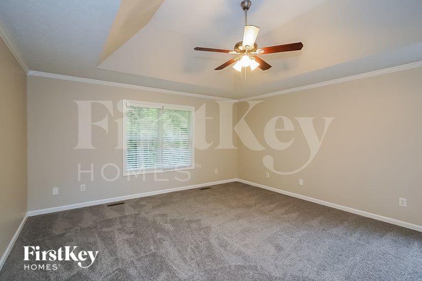 Building Photo - 339 Bayhill Dr