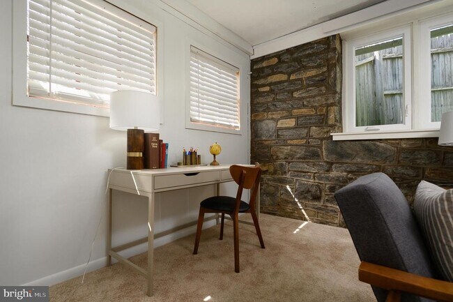 Building Photo - 1385 Woodland Rd