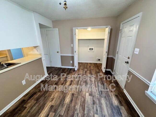 Building Photo - 415 Evans Mill Cir