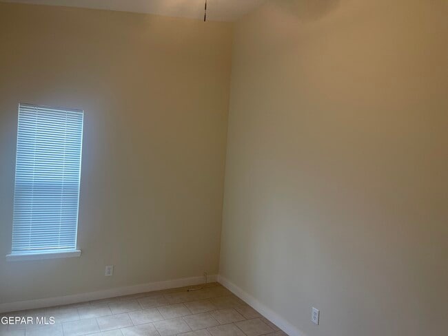 Building Photo - 10642 Cuatro Vistas Dr