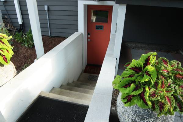 Building Photo - 3920 SE Grant St