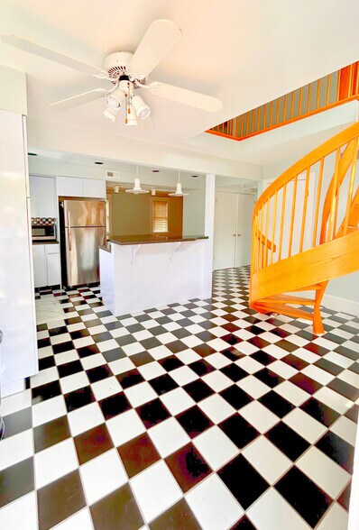 Kitchen - 18 Grove St
