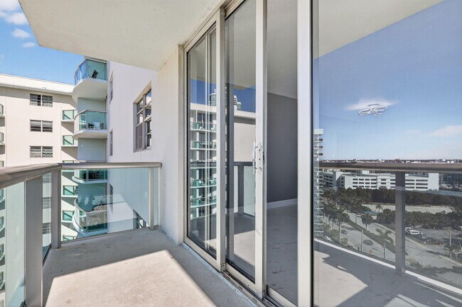 Building Photo - 3801 S Ocean Dr