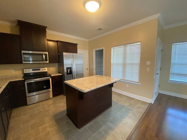 Building Photo - Welcome to Griffin Park in Hinesville!
