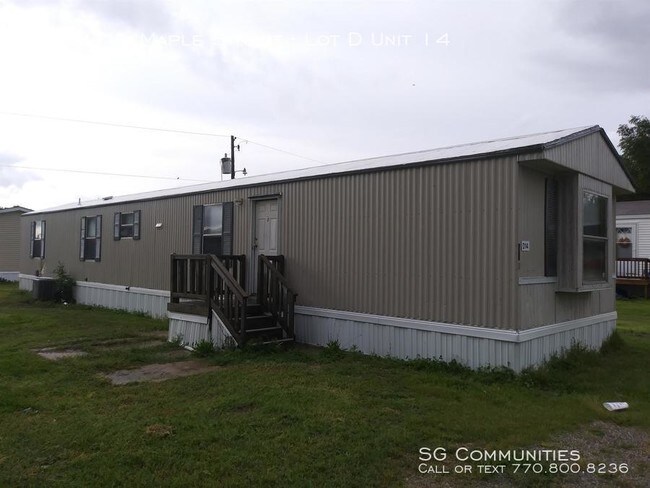 Primary Photo - 17000 W Maple St
