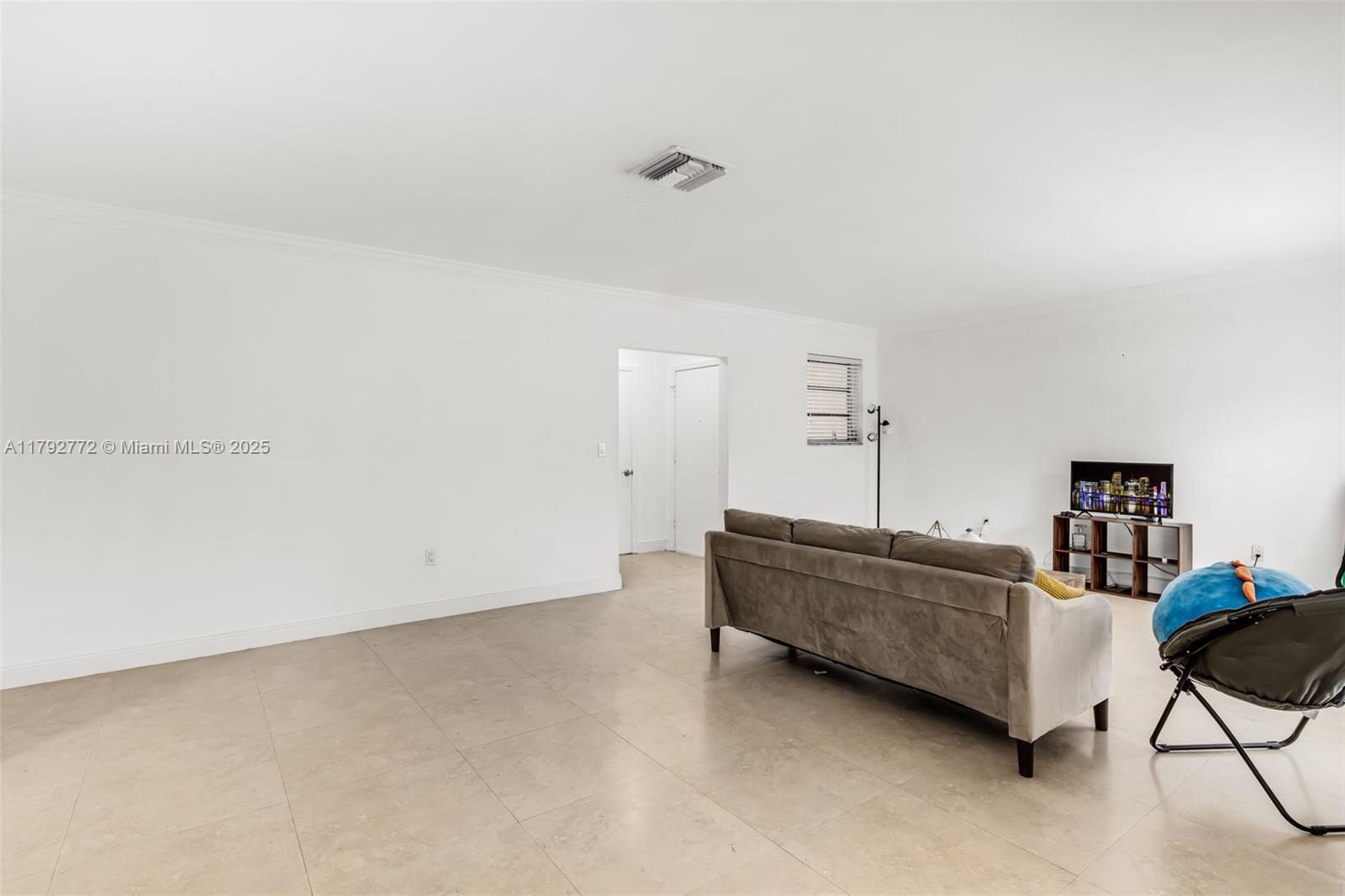 Building Photo - 1130 Cotorro Ave