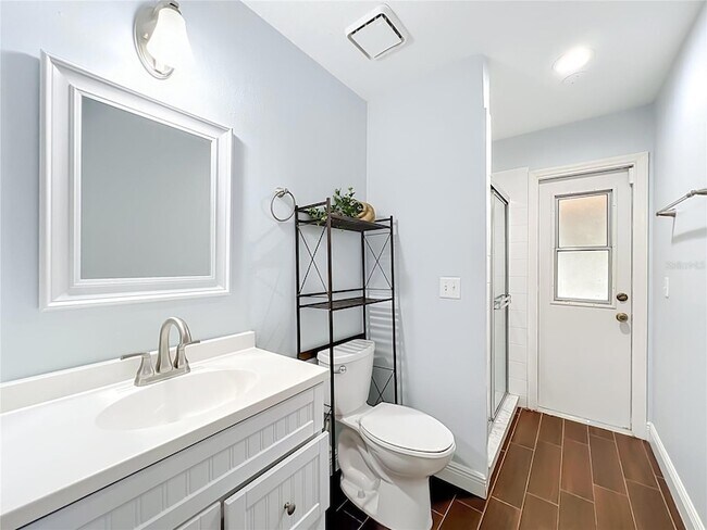 Building Photo - 3020 Hartland Ct