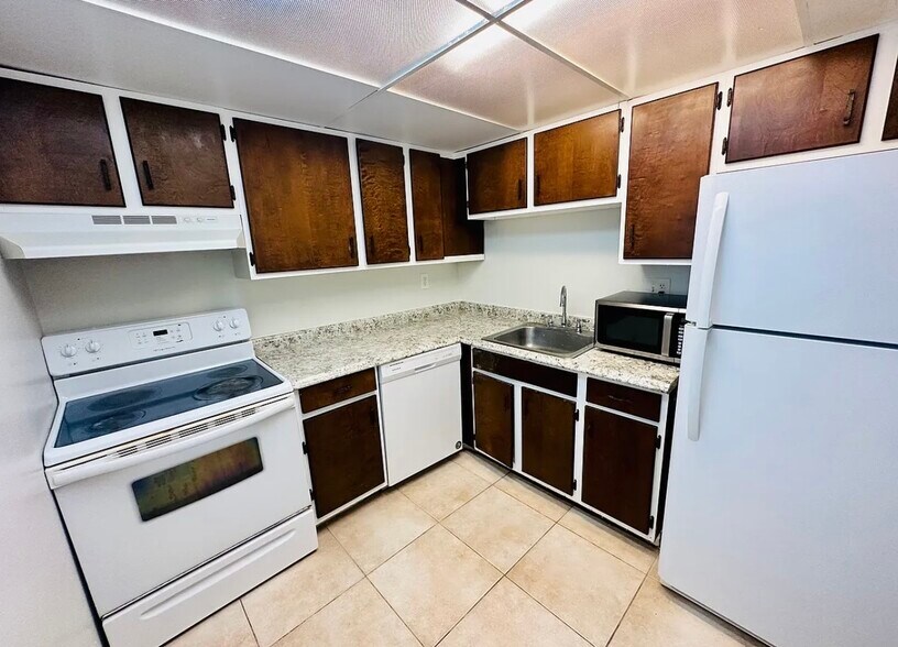 Building Photo - 1504 Virginia Ave