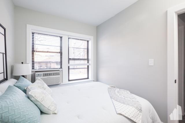 Building Photo - 1 bedroom in Chicago IL 60657