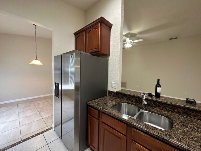 Building Photo - BEAUTIFUL SPACIOUS 3 BEDROOM 2  BATH SINGLE FAMILY HOME FOR RENT