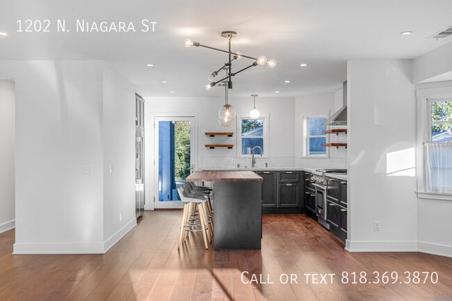 Building Photo - 1202 N Niagara St