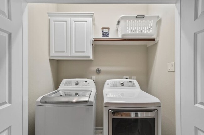 Building Photo - 10605 Enclave Springs Ct