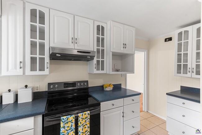 Building Photo - 846 S Forest Lake Dr