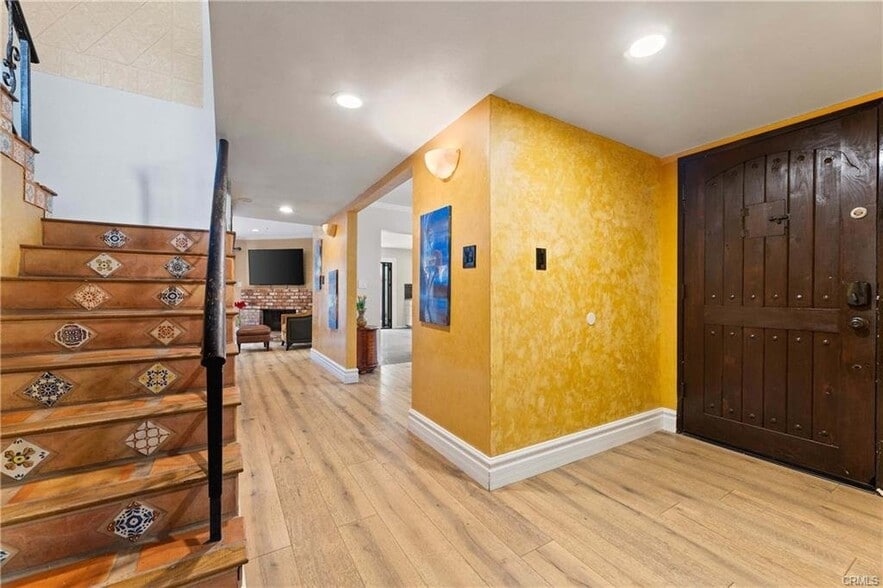 Building Photo - 4007 Alta Mesa Dr