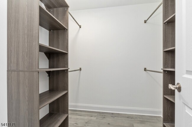 Building Photo - 154 N Auten Ave