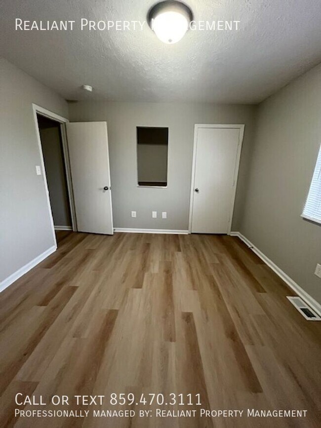 Building Photo - 31 Hurley St