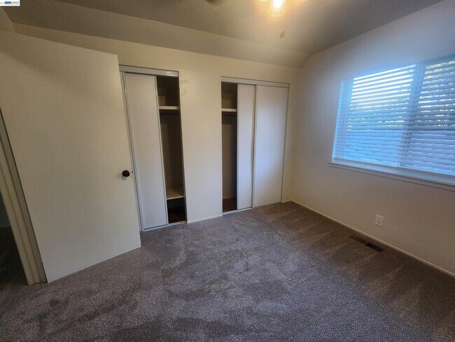 Building Photo - 1829 Rosetree Ct