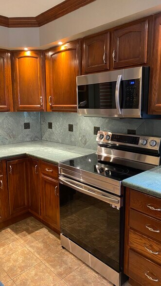 Building Photo - 2223 Noble St