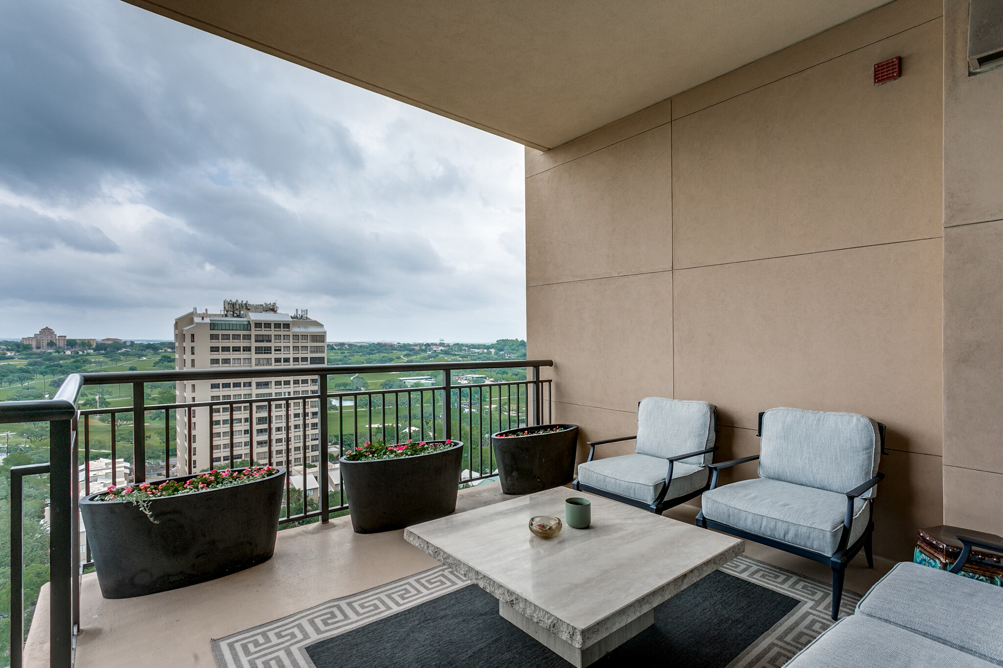 Private Balcony - 4242 Broadway