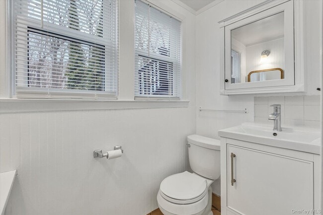 Building Photo - 11 Doris Ct