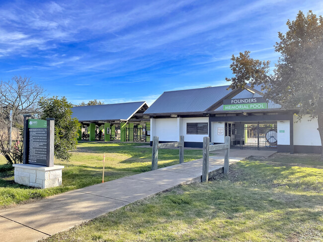 Founders Park - pool, playground, trails, and weekly farmer's market all within a 10 minute walk! - 897 Lone Peak Way