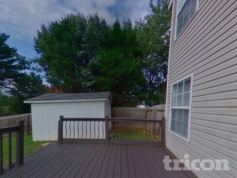 Building Photo - 506 Glencroft Dr