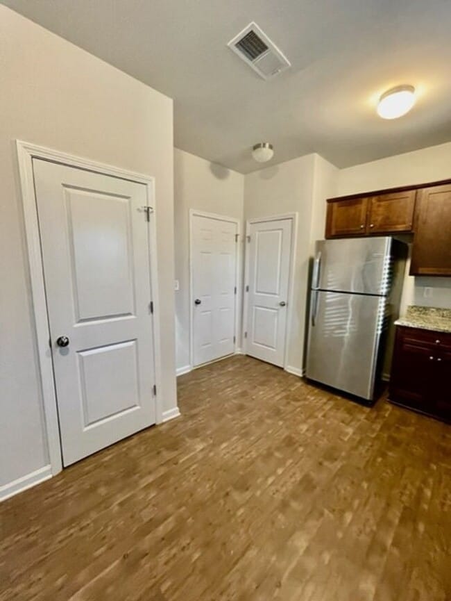 Building Photo - Luxurious 2 story 3 bedroom 2.5 bath Townhomes. Located in Salisbury