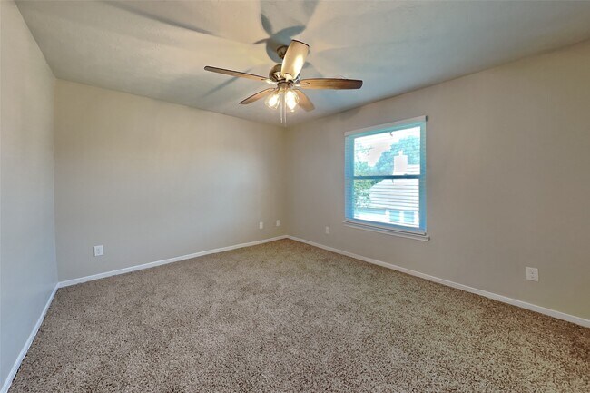 Building Photo - 17903 Timber Crossing Ln