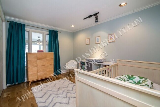 Building Photo - Beautiful Ranch Home in Brookside-Availabl...