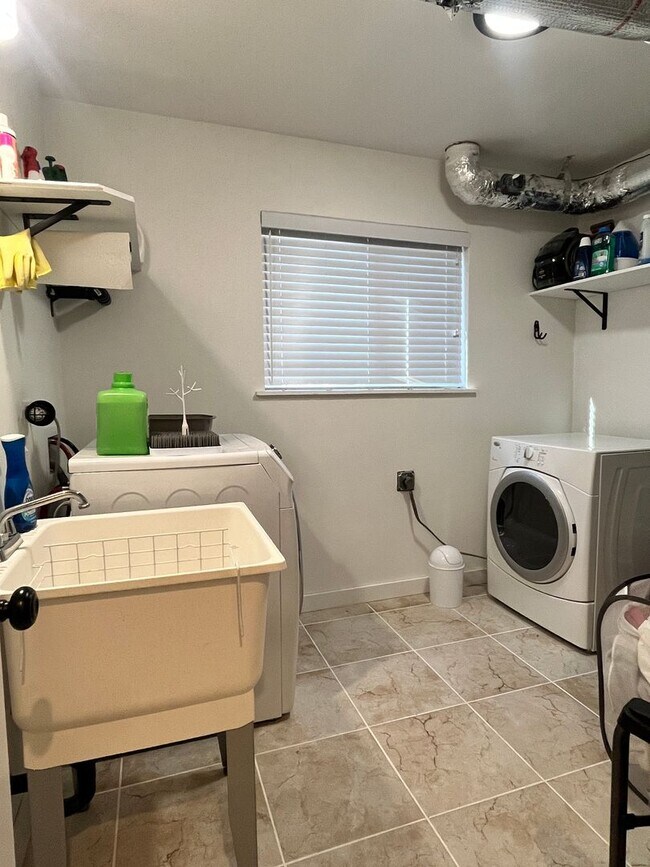 Building Photo - Donner Lake Ski Lease — Fully Remodeled Home | Walk to Lake & Market