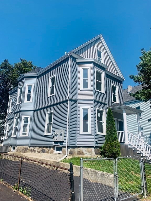 Building Photo - 85 Millet St