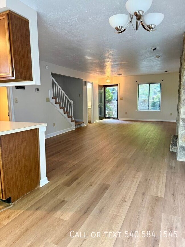 Building Photo - 3377 Kelly Ln