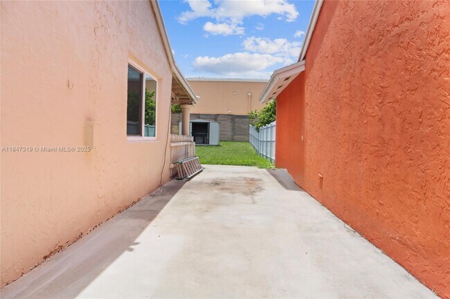 Building Photo - 20228 SW 124th Pl