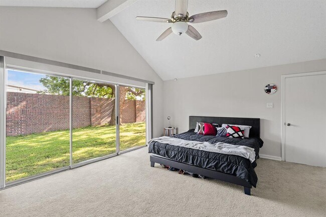 Building Photo - 14651 Via Del Norte Dr