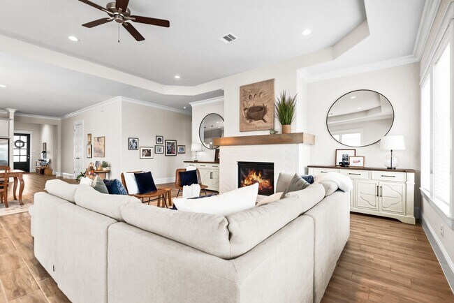 Building Photo - 2335 Pale Star Dr