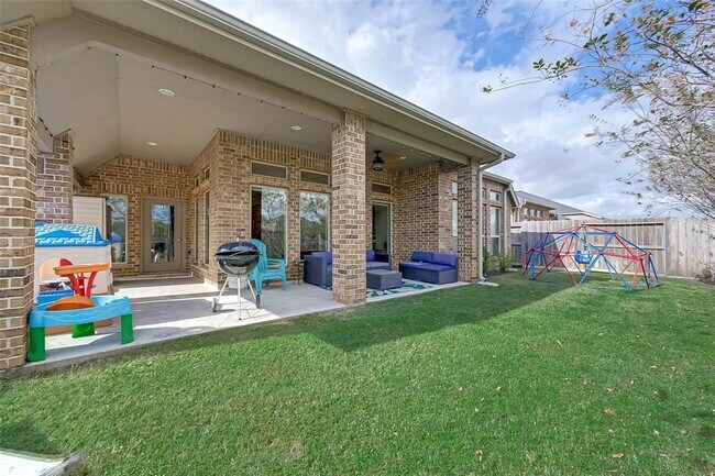 Building Photo - 29026 Crystal Rose Ln