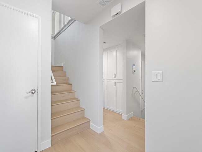 Building Photo - 1822 Spreckels Ln