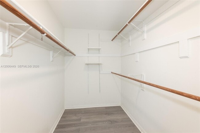Building Photo - 600 Grapetree Dr